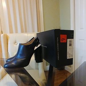 Black French connection gold plated heels size 9 With Buckle